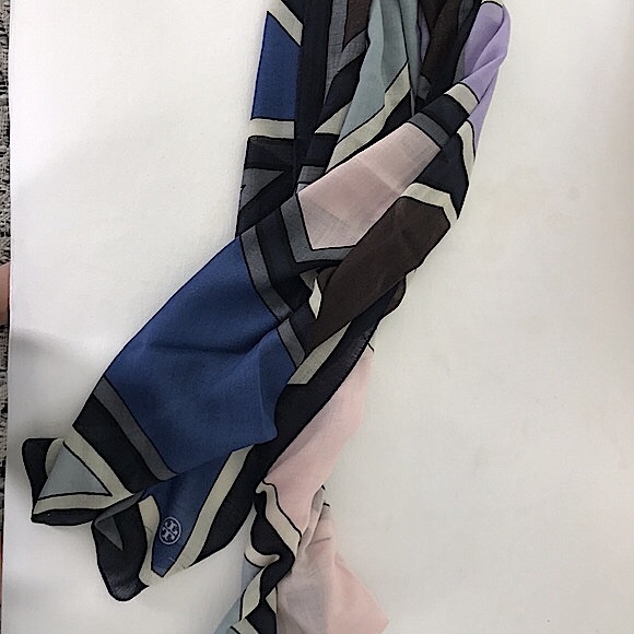 Tory Burch Scarf - Picture 4 of 5